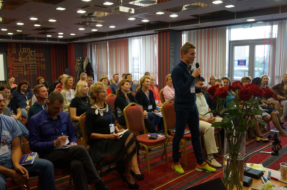 богат и счастлив